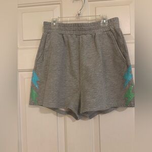QOS Grey Lighting bolt sweat shorts. EUC Size Medium